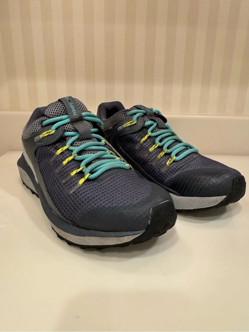 Columbia Women's Trailstorm Waterproof Hiking Shoe - Graphite/Dolphin Size 7 1/2